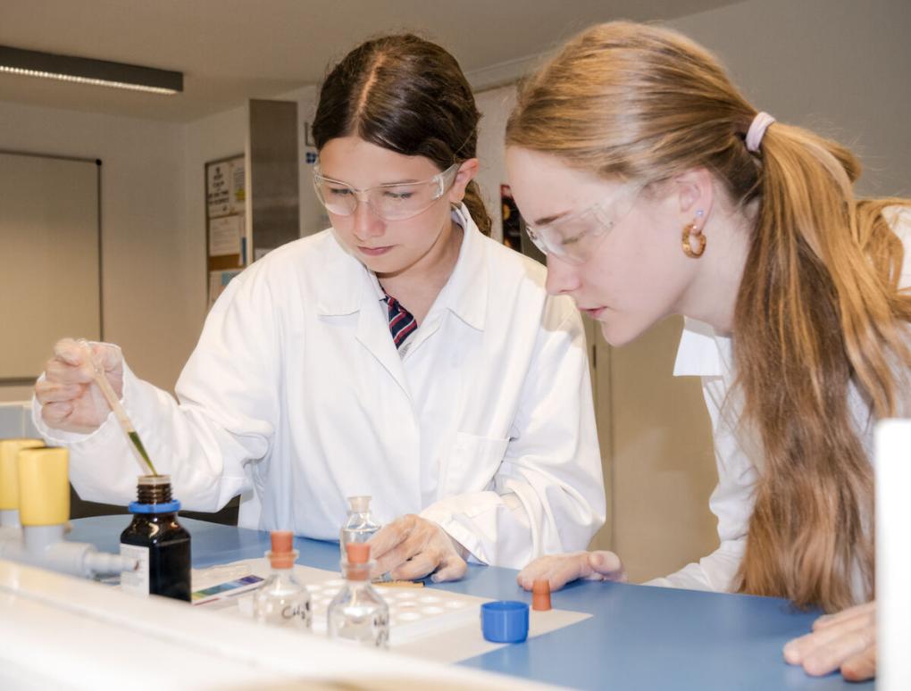 science_class_british_school